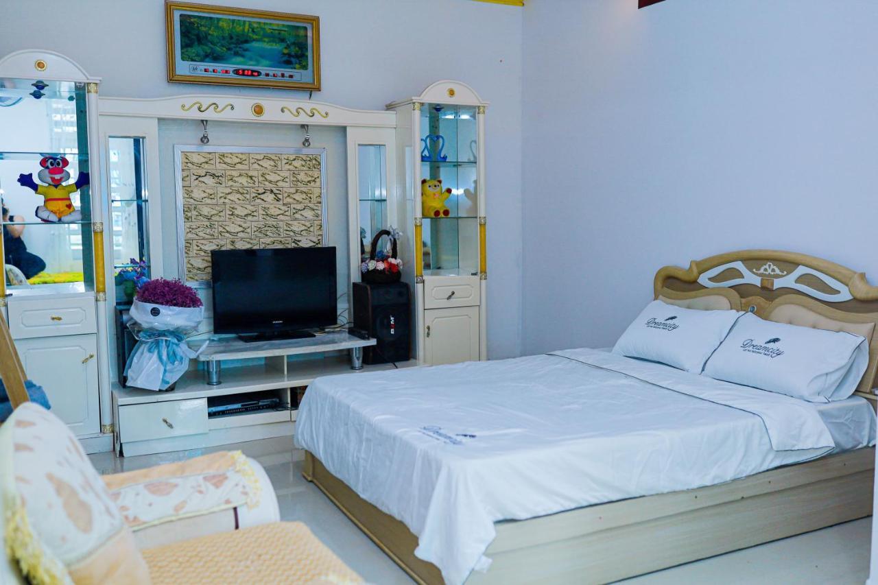 Gio Homestay - Pleiku Exteriör bild