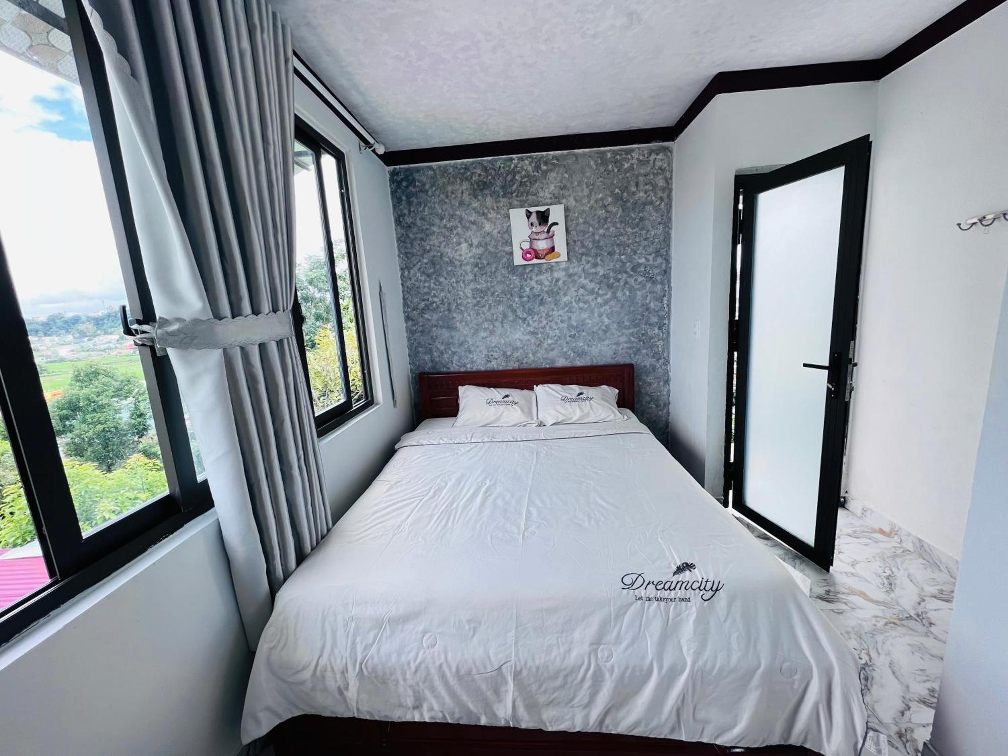 Gio Homestay - Pleiku Exteriör bild