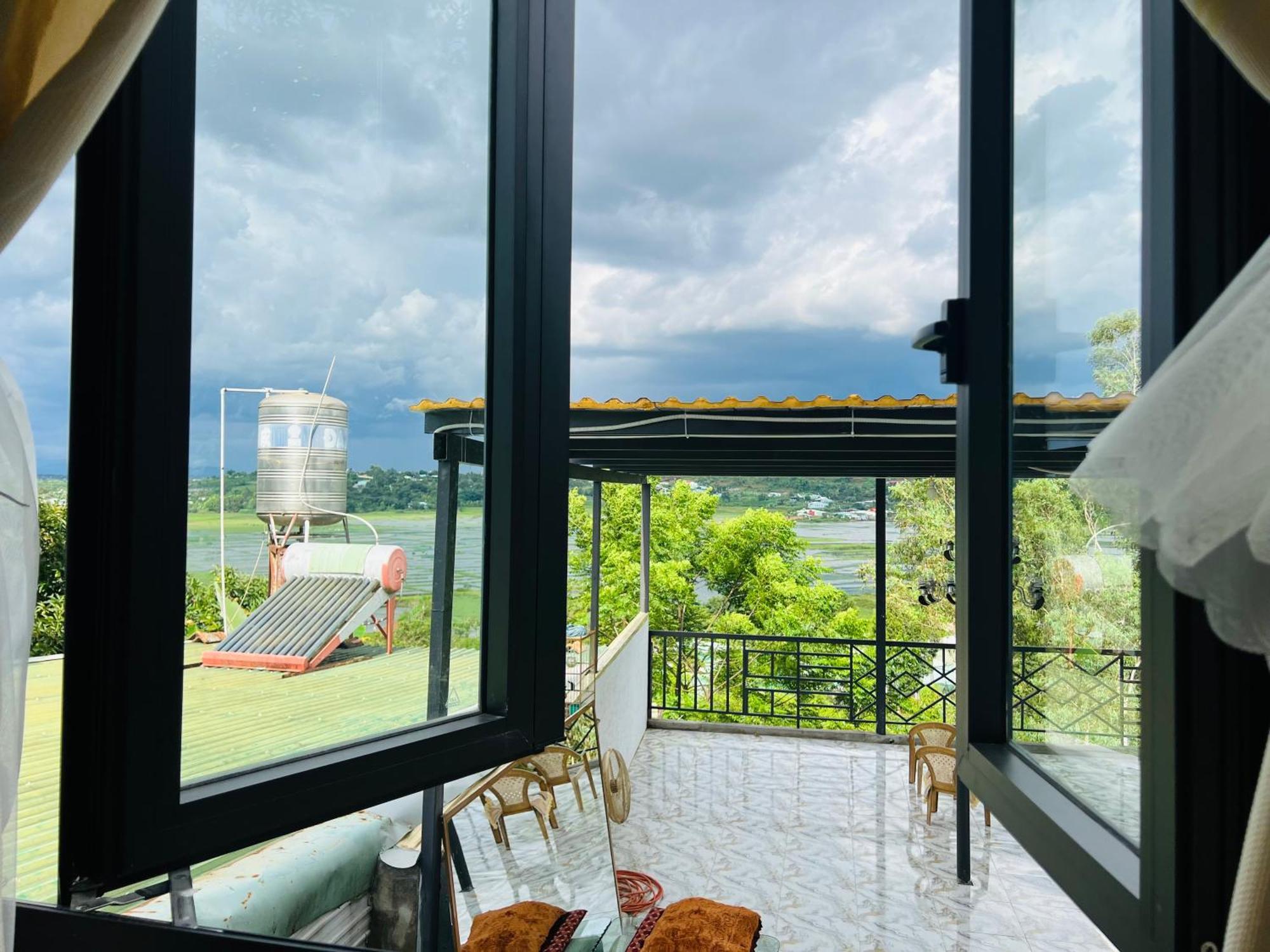 Gio Homestay - Pleiku Exteriör bild