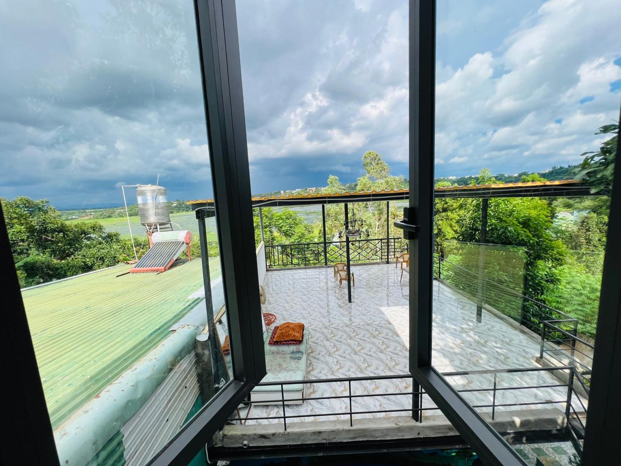 Gio Homestay - Pleiku Exteriör bild