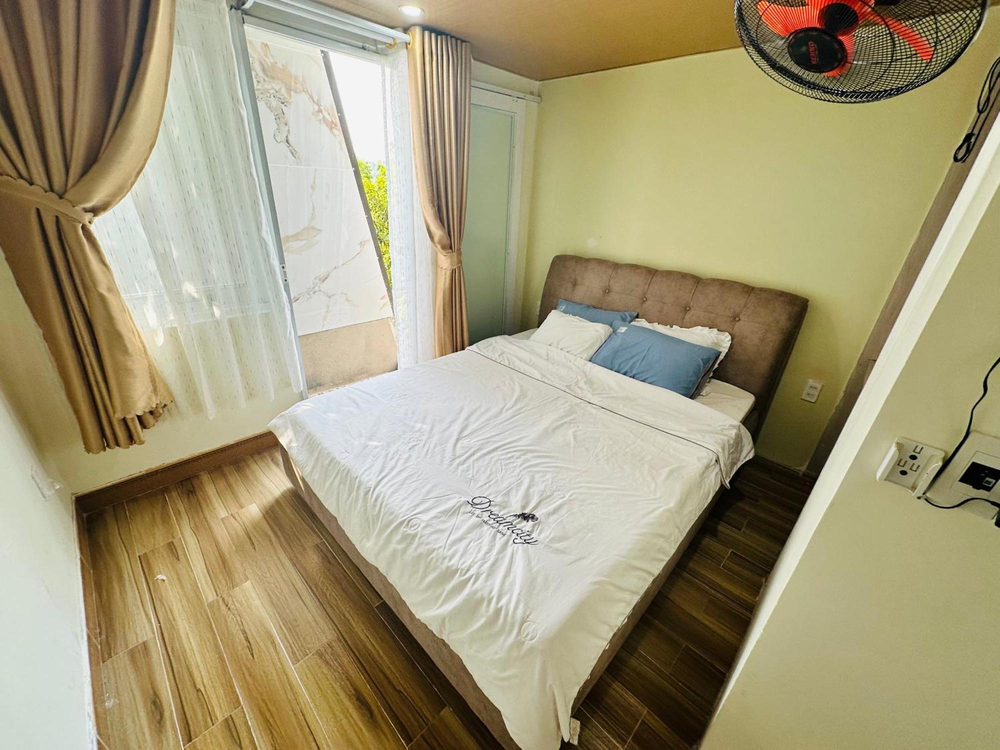 Gio Homestay - Pleiku Exteriör bild