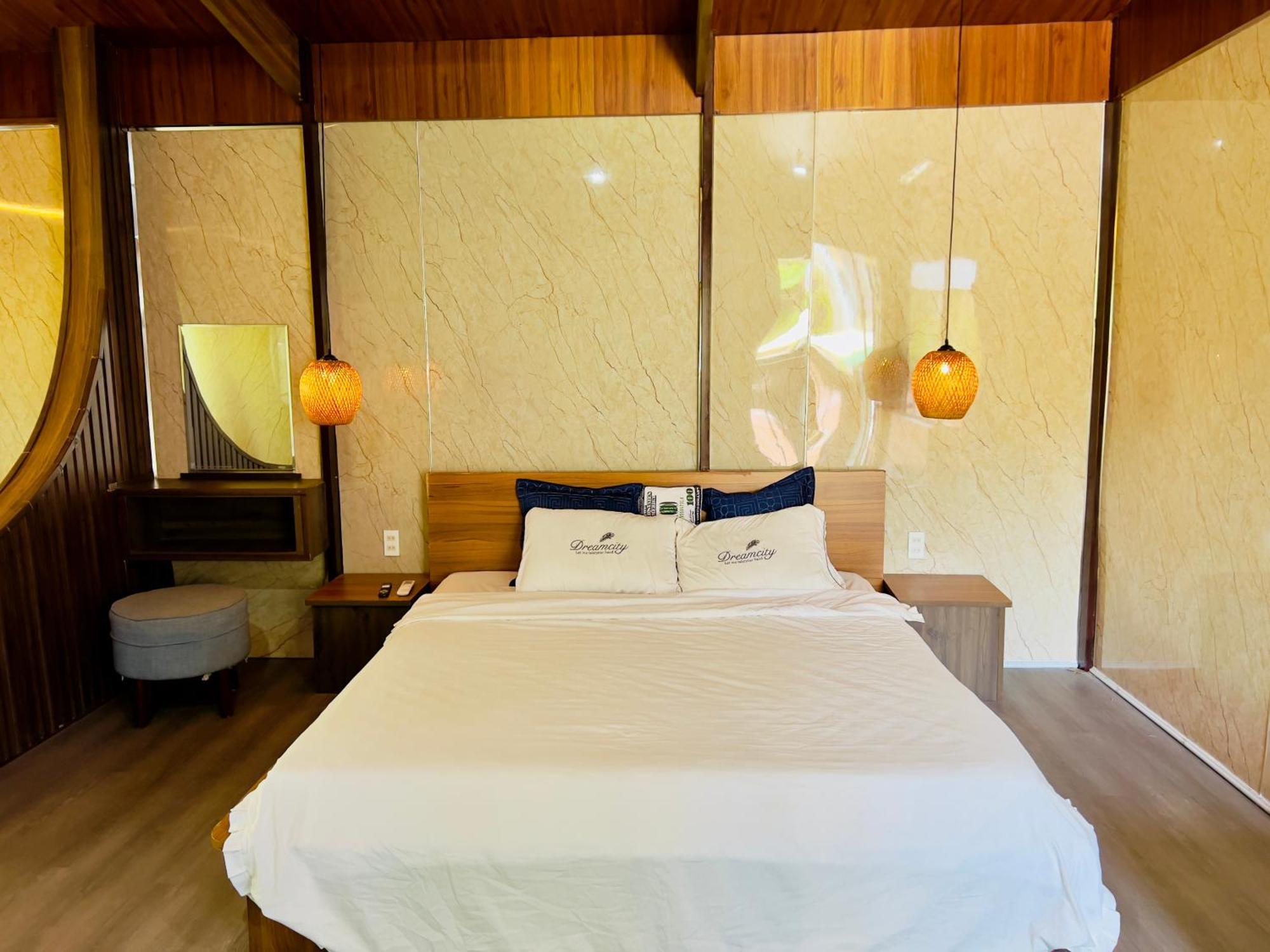 Gio Homestay - Pleiku Exteriör bild
